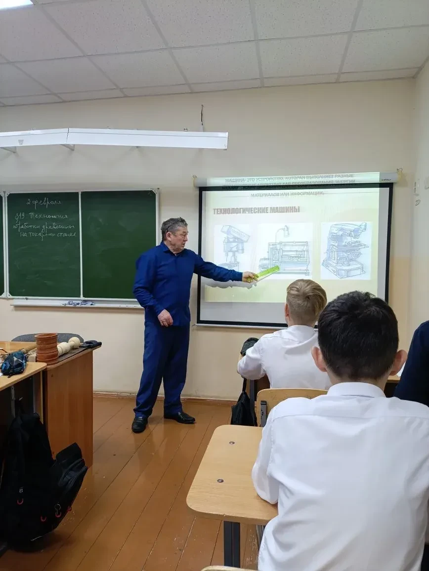 2 февраля в МБОУ СОШ №2 с.Киргиз-Мияки состоялся районный методический семинар учителей труда на тем