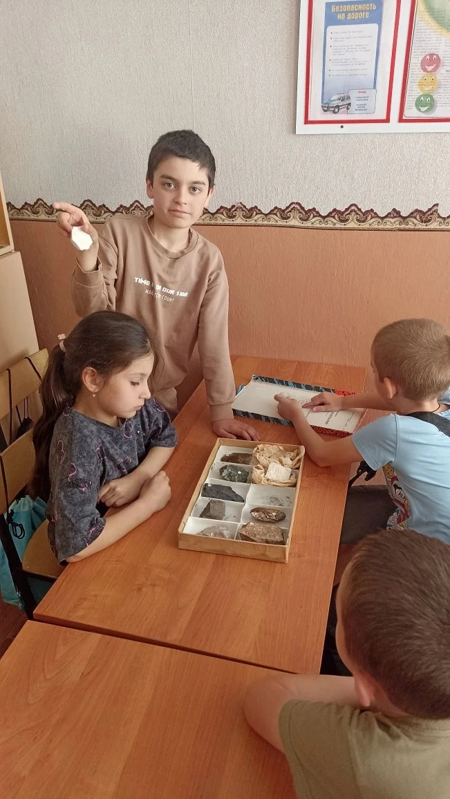 02.06.2026 с воспитанниками пришкольного лагеря дневного пребывания "Радуга" была проведена беседа н