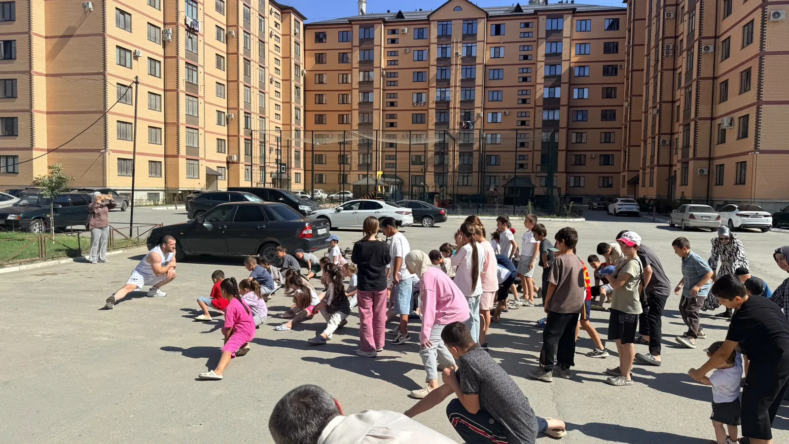 Всероссийская соседская зарядка прошла сегодня с утра во дворах МКД по улице Юрикова ПЖ...