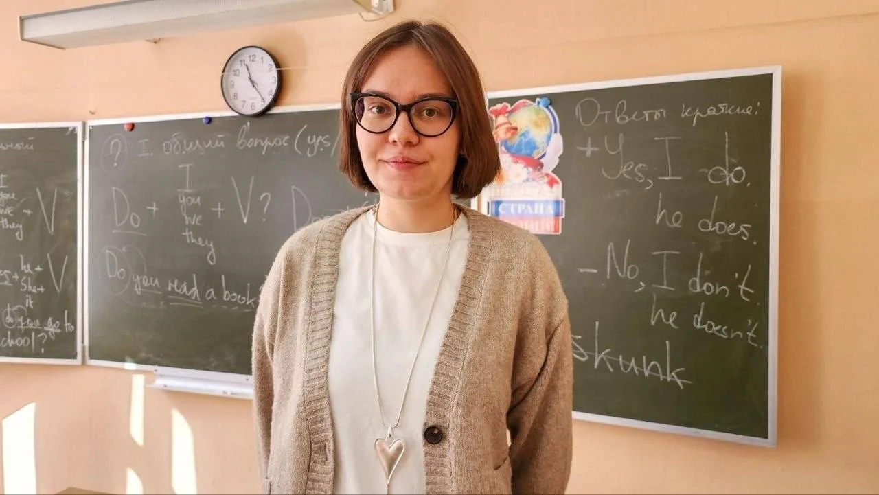 Выпускница гимназии имени Подольских курсантов вернулась в родную школу в качестве педа...