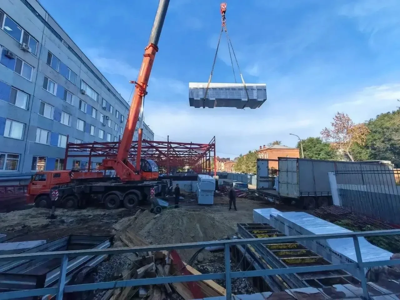 🚑 Новое приёмное отделение травмоцентра готовят к монтажу