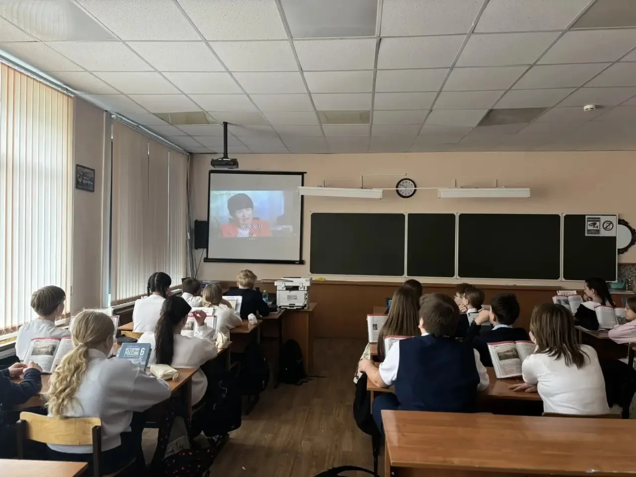 В нашей школе прошёл День единых действий в память о геноциде советского народа.🕯️  Учителя истории 