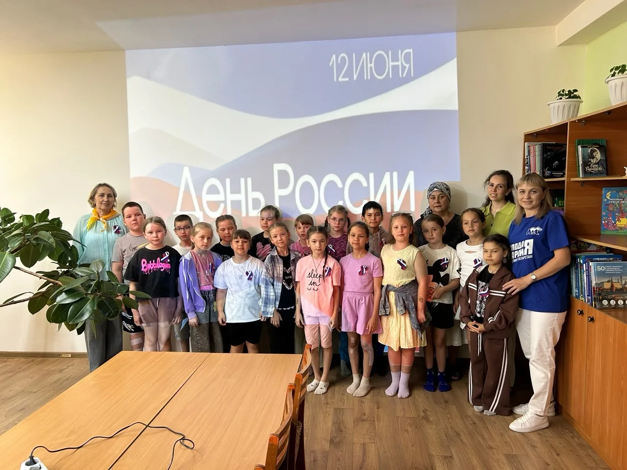 В центральной детской библиотеке сегодня было особенно творчески и патриотично! В честь Дня России м