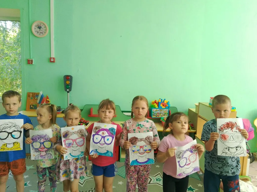 Рисование "Мой летний портрет".
Старшая группа.