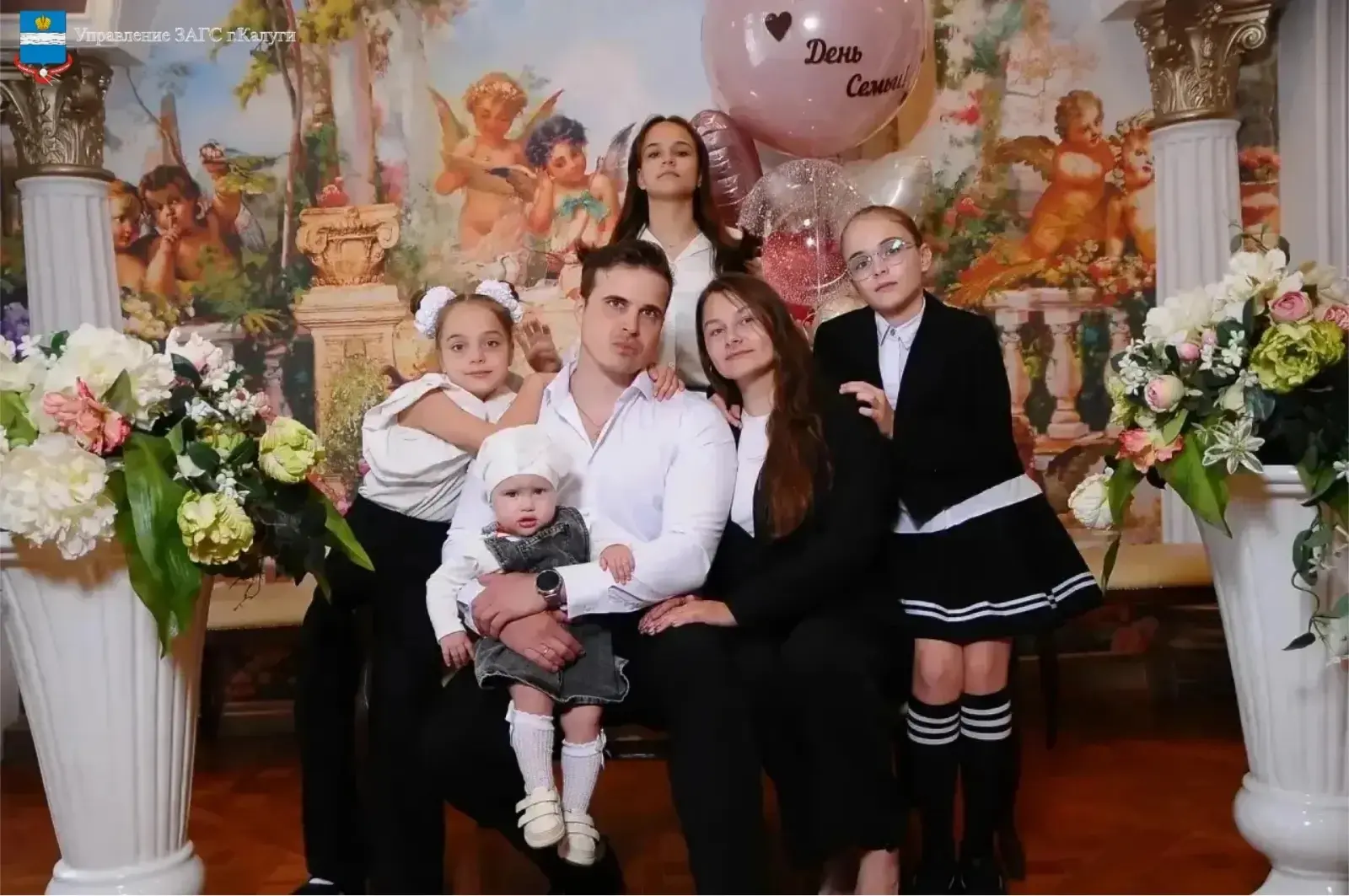 Сегодня познакомимся с семьёй Кудряшовых — Дмитрием Николаевичем, Викторией Ивановной и...