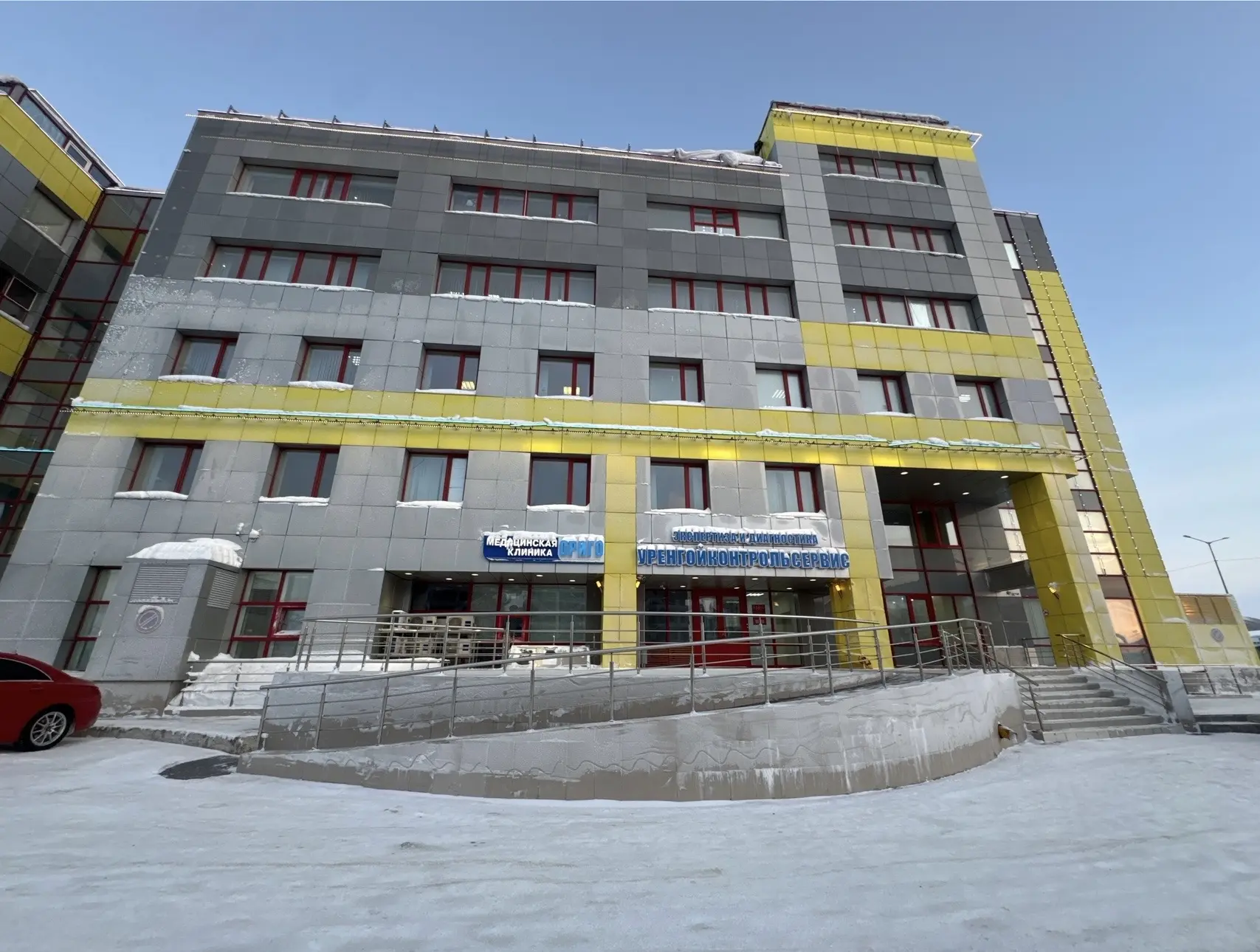 Продам или сдам в аренду Помещение 128,6 кВ.м. , г. Новый Уренгой, в деловом центре ЯМА...