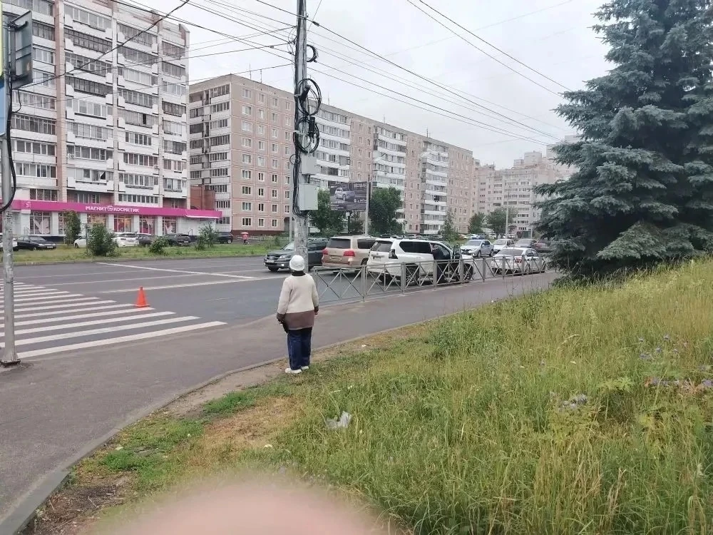 Пенсионер на внедорожнике сбил девушку

По предварительным данным, сегодня в Костроме на перекрестке