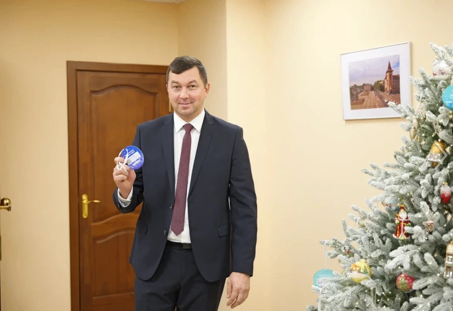 ❄️Министр исполнил новогоднее желание юной школьницы из Красноармейска Министр области — председател