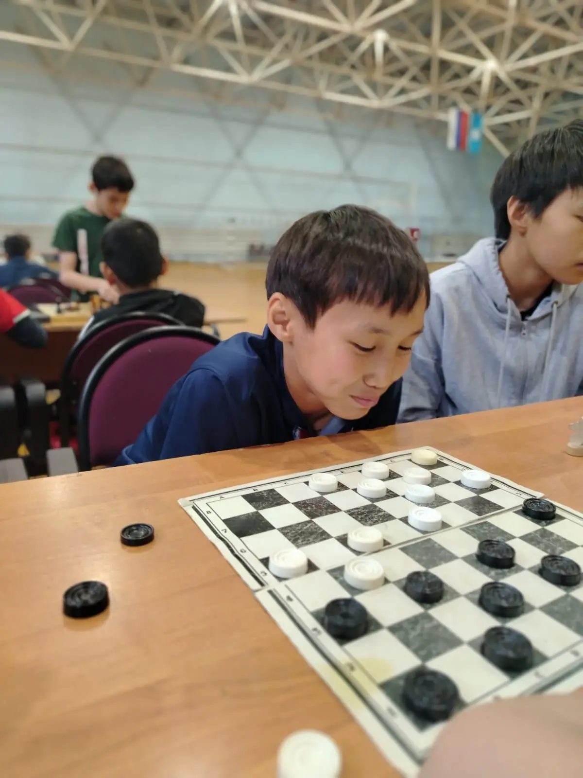 ♟️ В лагере «Сокол» прошли занятия по шашкам и шахматам

Воспитанники лагеря дневного пребывания спо