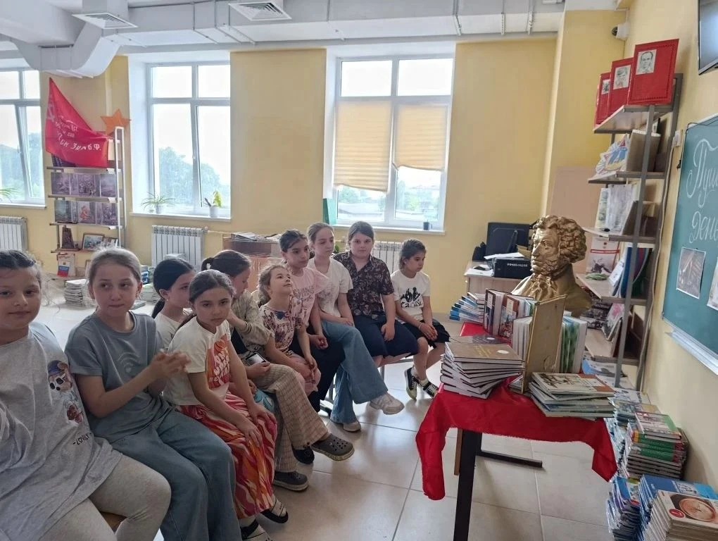 День пятый в лагере «Назаровцы» выдался насыщенным и атмосферным. 💯Ребята совершили ув...
