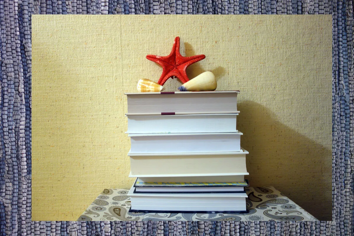 10 книг для отпускного настроения:

☀️Н. Лейкин "Наши за границей"
☀️Р. С. Шеррифф "Две недели в сен