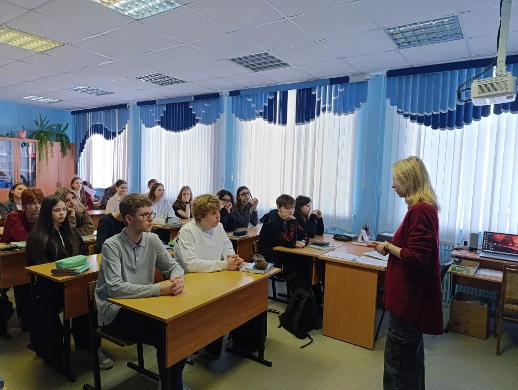 🎓 Изучать предмет в игровой форме - всегда увлекательно, отметили учащиеся ЦО гимназии № 8 им. Л. М.