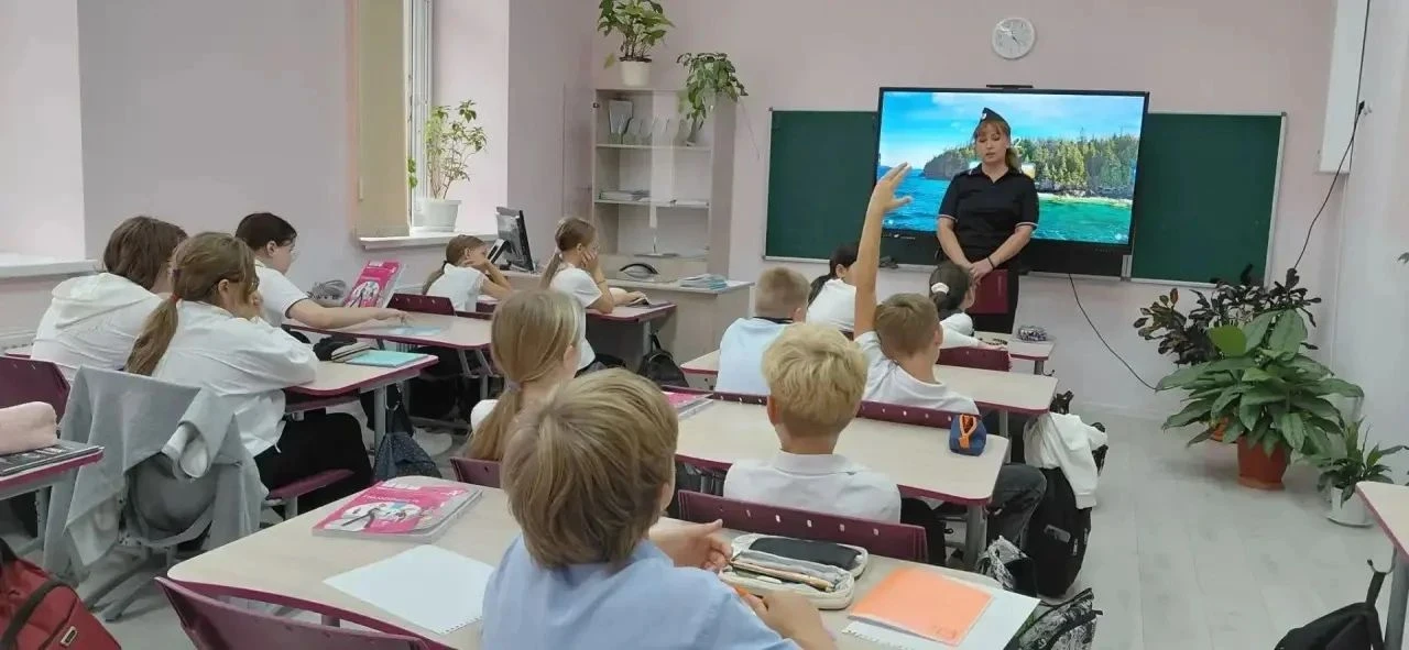 Школьникам рассказали о безопасности дорожного движения