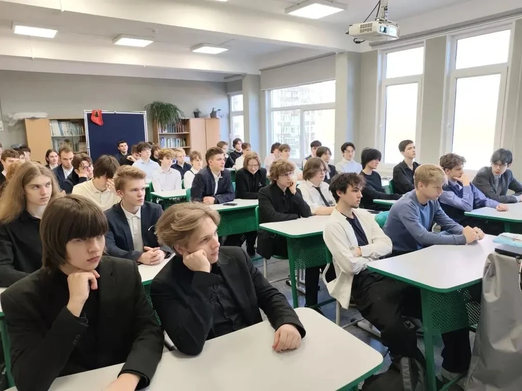 🚀 Встреча с будущими защитниками космоса!  Сегодня в рамках «Клуба интересных встреч» к нам в гости 