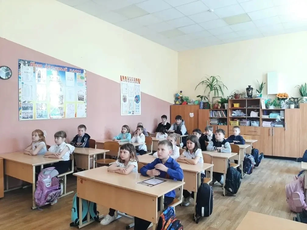 В МБОУ ООШ 14 перед летними каникулами прошли важные беседы в классах на тему «Безопасный летний отд
