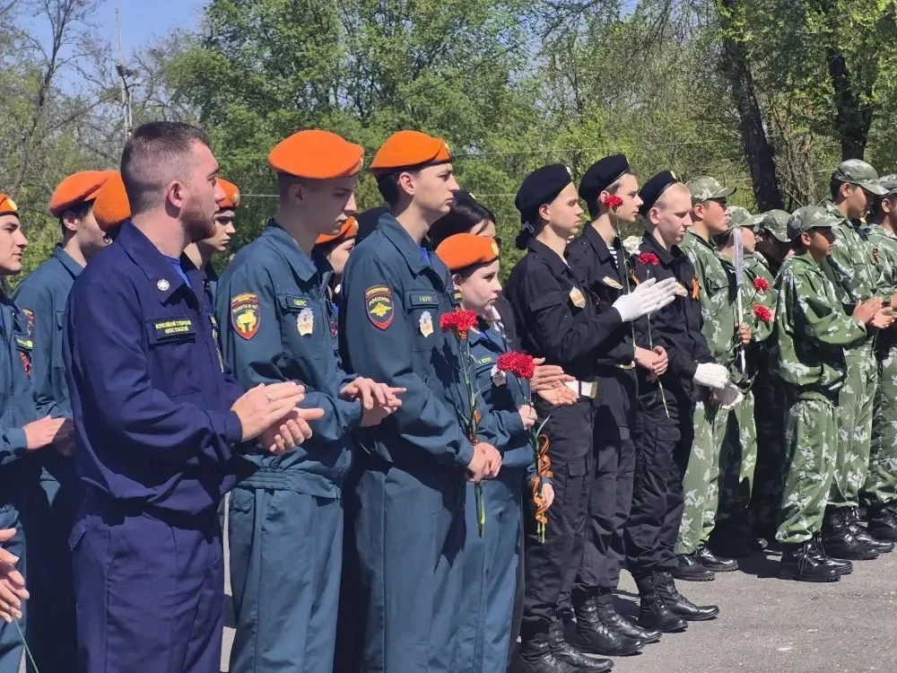 В парке «Дружба» состоялся  республиканский слёт «Джангрин баатрмуд»  6 мая, в преддверии 81-й годов