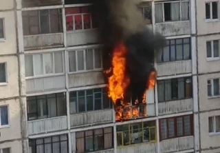 🔥 Электросамокат загорелся в квартире на юге Москвы. На место выезжали экстренные службы. 

🏢 ЧП с