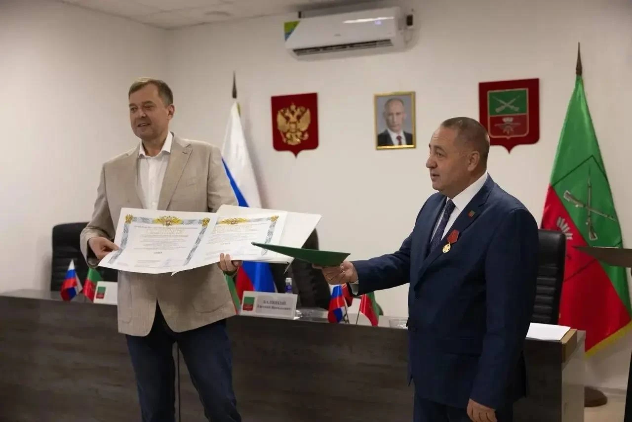 Герб и флаг Запорожской области внесены в Государственный геральдический регистр РФ