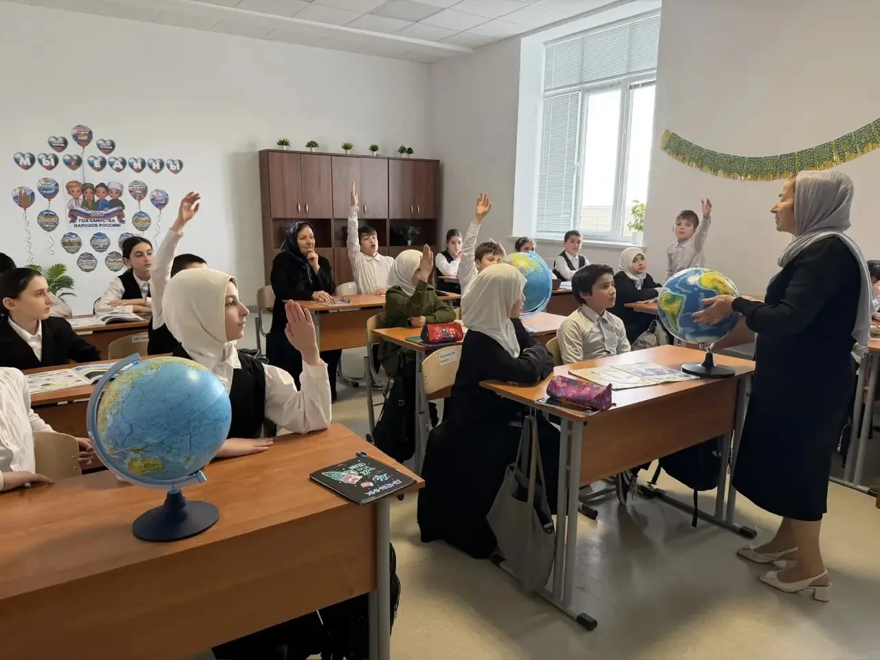 Завершилась «Неделя естественных наук»  🎉 Яркое и красочное открытие положило начало целой неделе ин