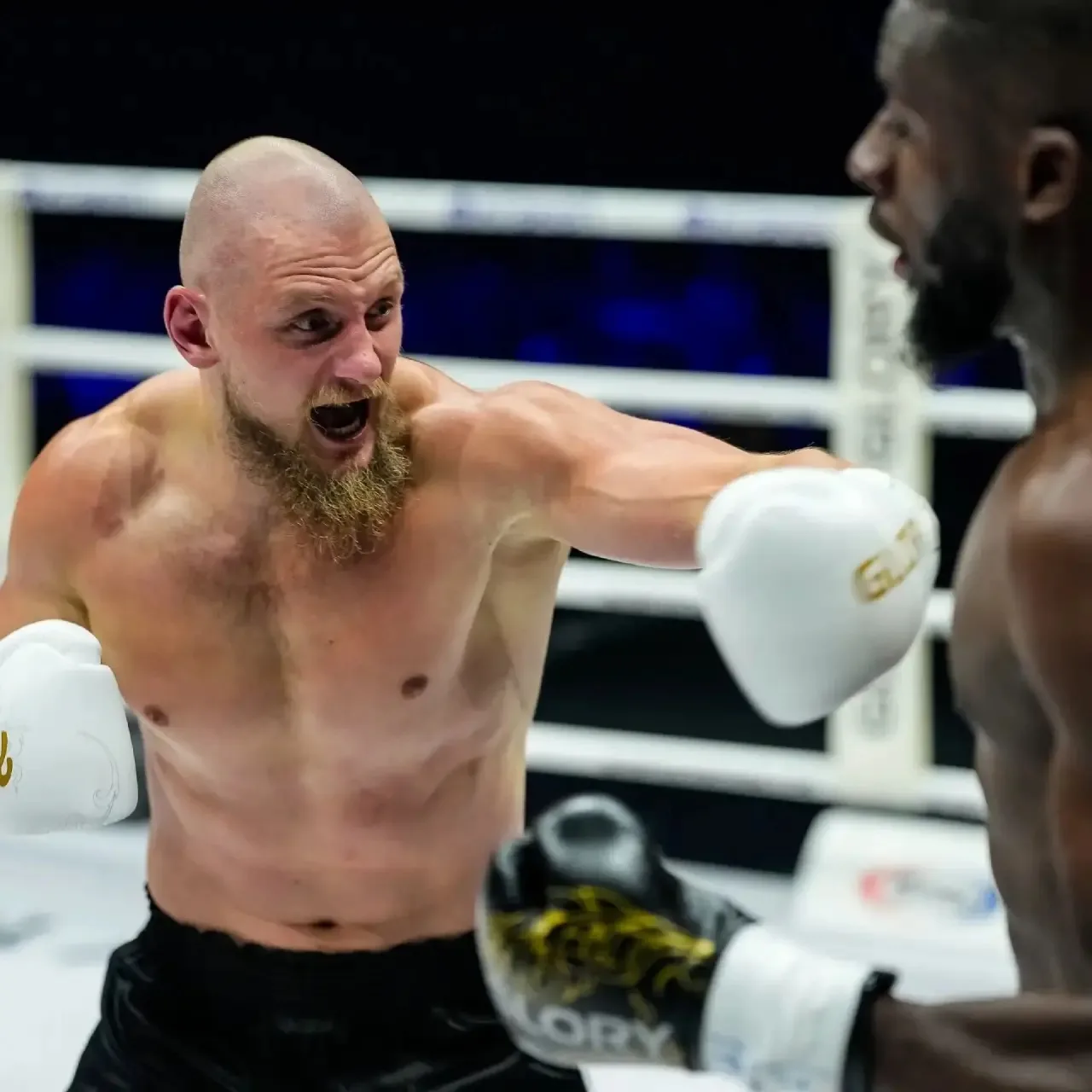 Дмитрий Меньшиков победил Диагели Камара на GLORY 109 единогласным решением судей