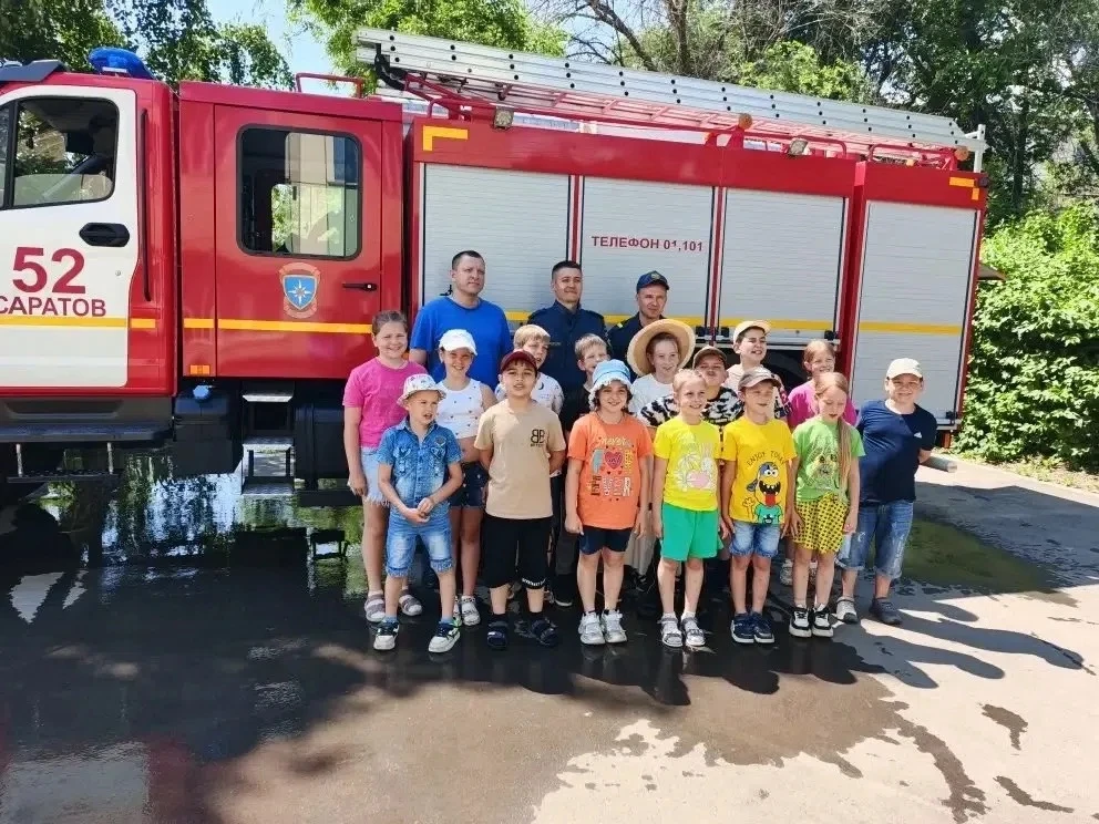 🚒 Урок безопасности

В Расково для участников летнего оздоровительного лагеря прошла интересная и п