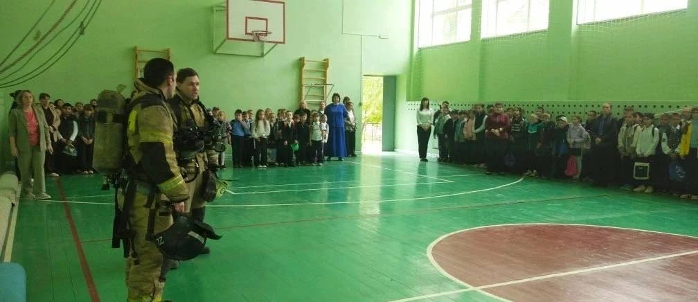 Пожарные искали ребенка в «задымленной школе» Балакова  В школе №6 Балакова прошла масштабная общеоб