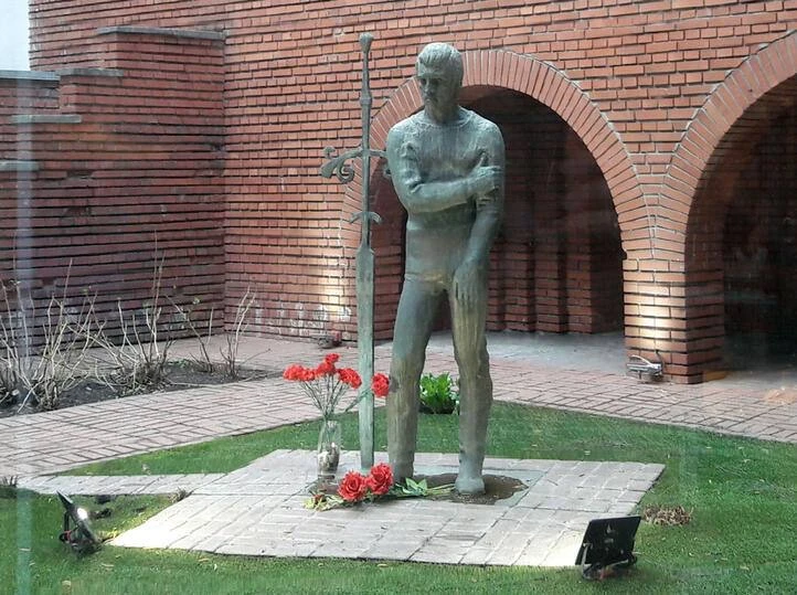 🏛️ В Таганском районе стоит памятник Высоцкому