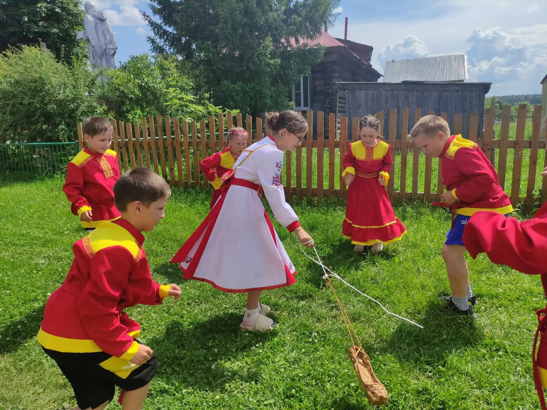 🌟 В Новоайбесинском СДК в рамках этнопроекта «Сик!Тух!» прошло мероприятие «Вăйă» — главный летний 
