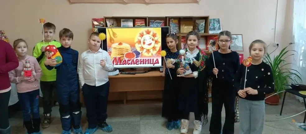 🌟Ученики 2А и 3Г классов #МОУгимназии9 вместе с классными руководителями посетили библиотеку № 17 им
