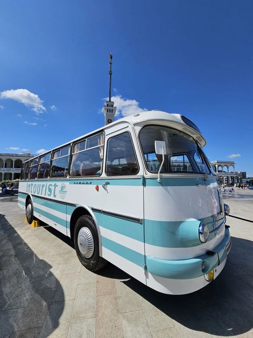 Выставка🚍🚘 ретротехники на Северном речном вокзале!

8 августа исполняется 102 года московскому ав