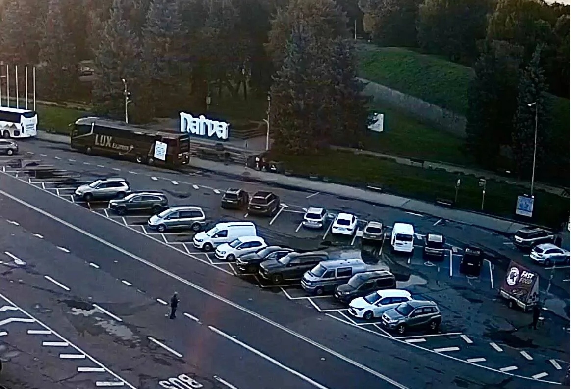 Камера - очередь из Нарвы (Эстония) в Россию https://balticlivecam.com/ru/cameras/eston...