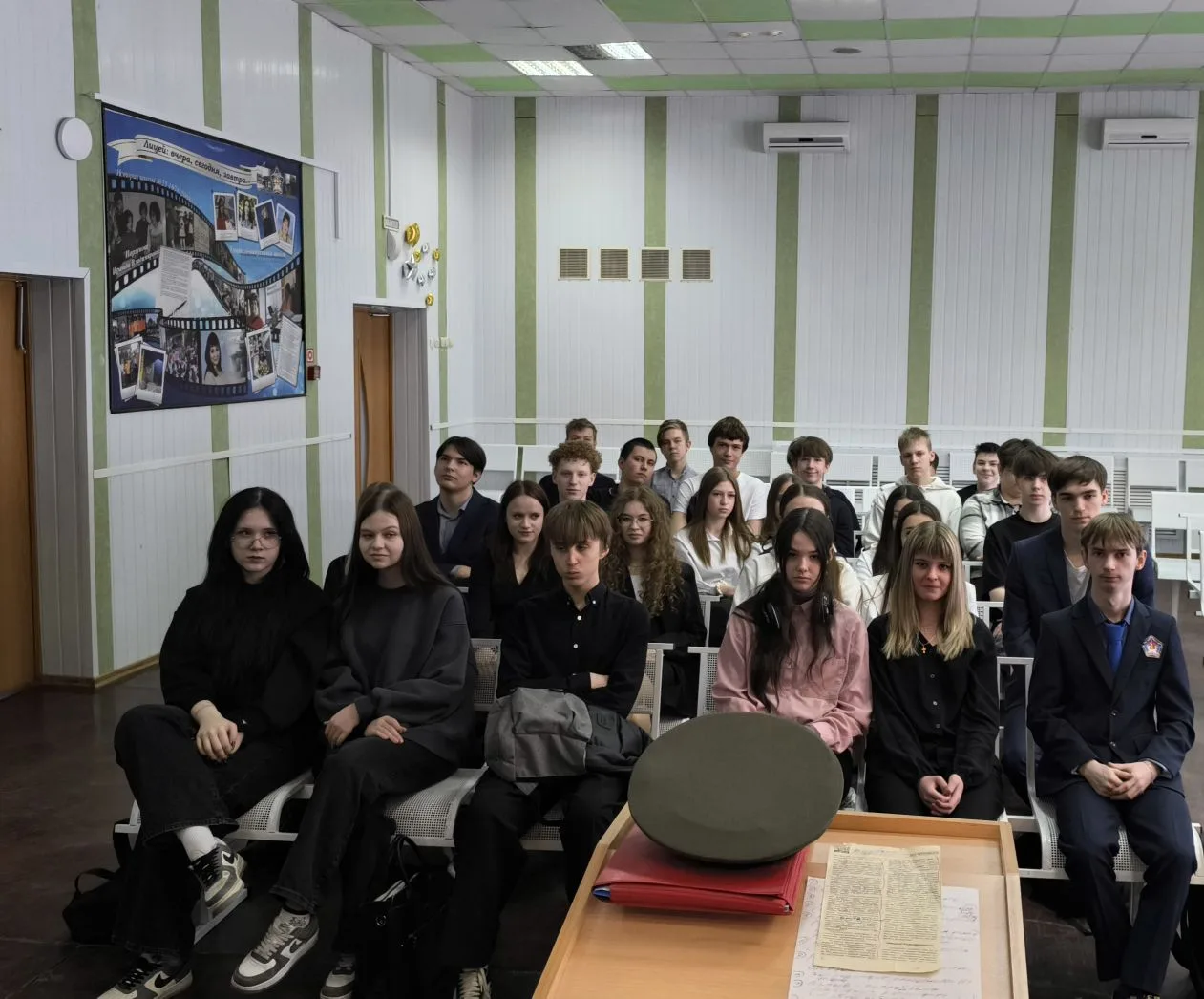 Сегодня в нашем лицее прошёл особенный урок — «Урок мужества», его провёл ветеран, участник ликвидац