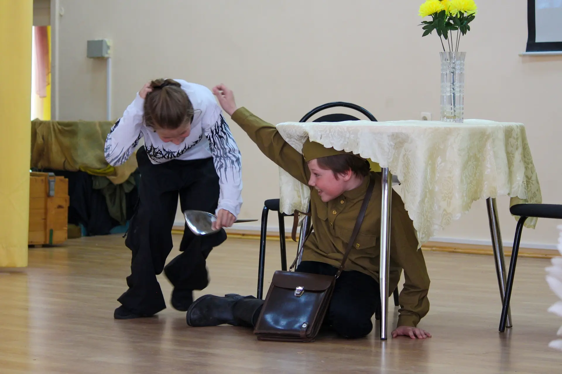 «ФРОНТОВОЕ ЗЕРКАЛЬЦЕ»🎭  В нашей школе состоялся спектакль «Фронтовое зеркальце», посвящённый Дню Поб