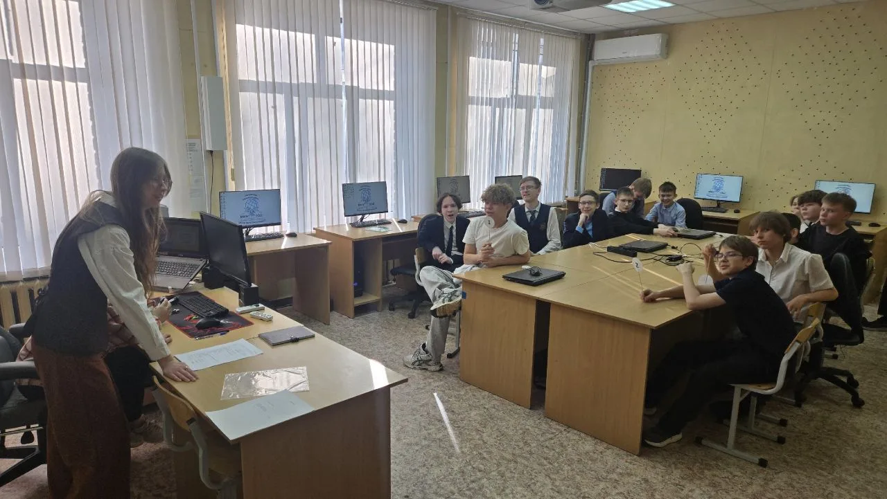 🚀 От практики к мастерству: студенты УрГПУ провели интеллектуальный квиз для семиклассников.  🗓️В ма