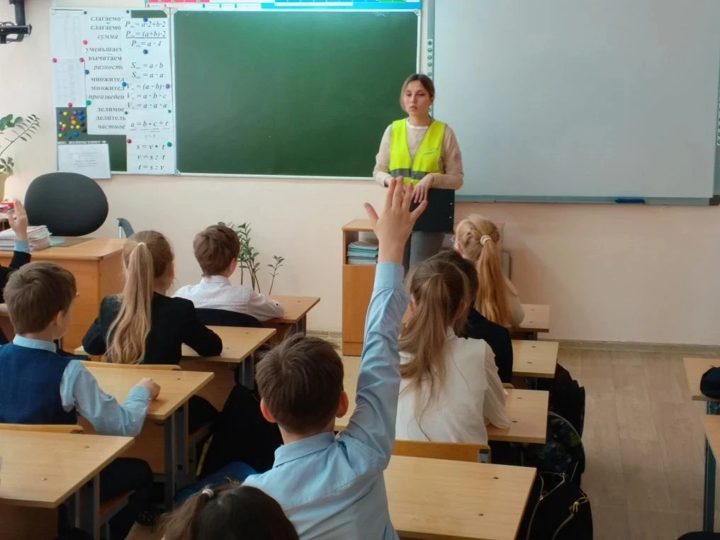 🚦Будем внимательны и осторожны!    Правила дорожного движения нужно знать всем: и автомобилистам, и 