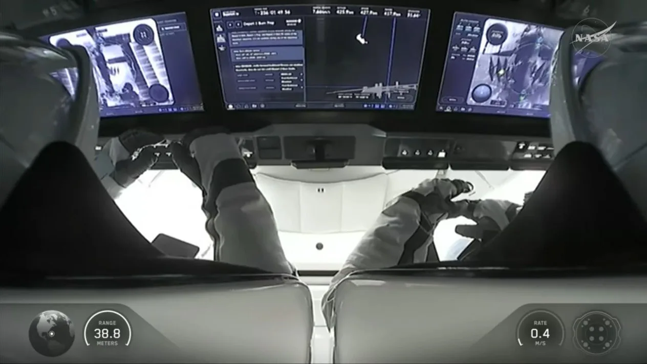 🚀🇷🇺 Наш космонавт возвращается на Землю на корабле SpaceX Илона Маска