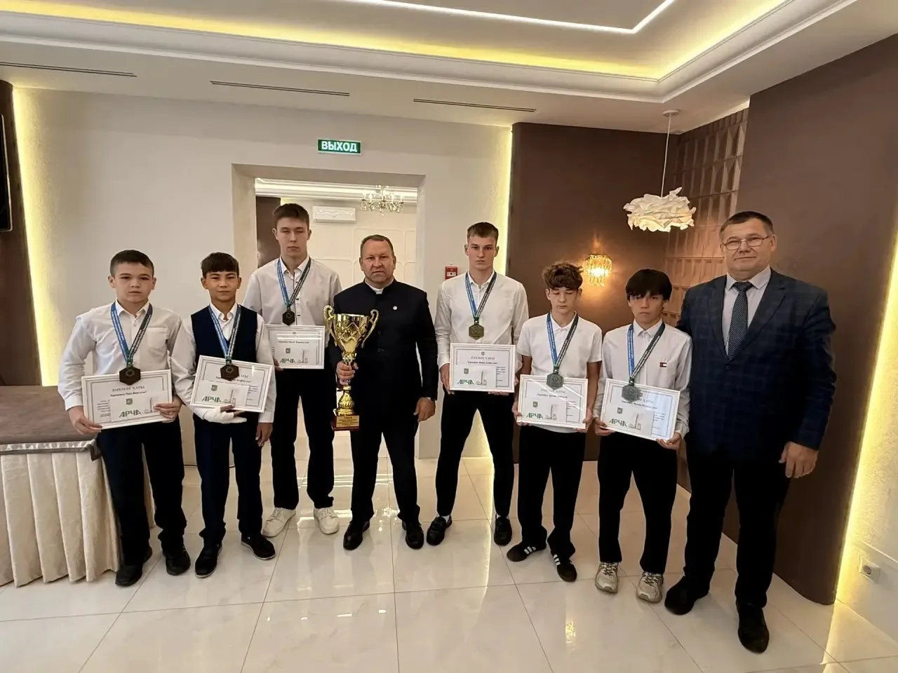 1 нче октябрь көнне Арча районы башлыгы Алмаз Гаптрәүпович “Тылсым” кафесында, күптән т...