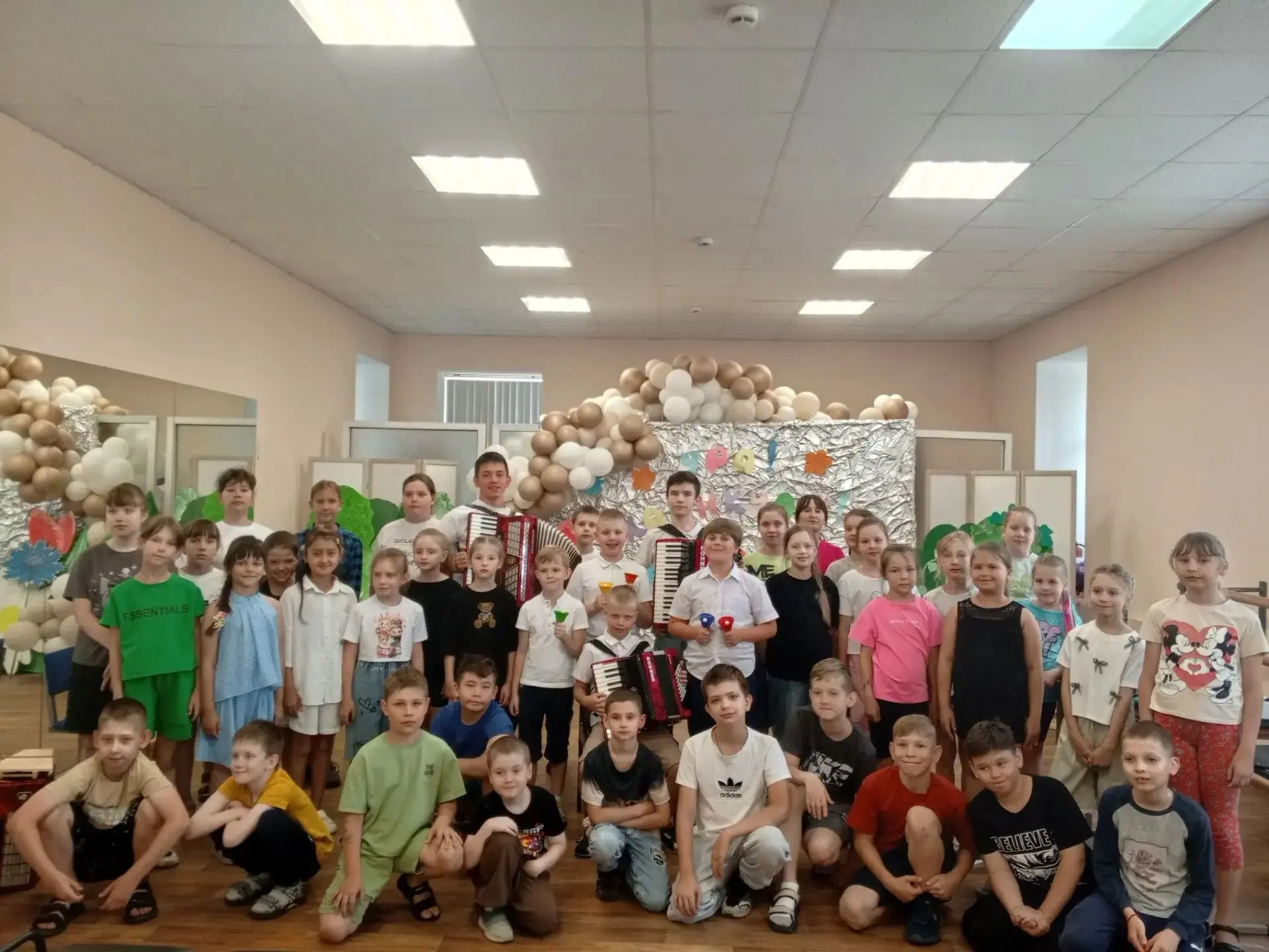 🎉 В лагере "Дружба" сегодня царила музыка! 🎶 
 
День воспитанников лагеря был наполнен яркими звук