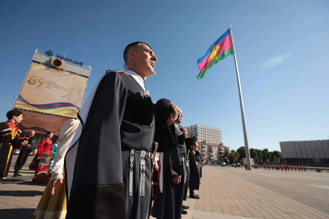 Флаг региона в честь 89-й годовщины подняли в Краснодаре