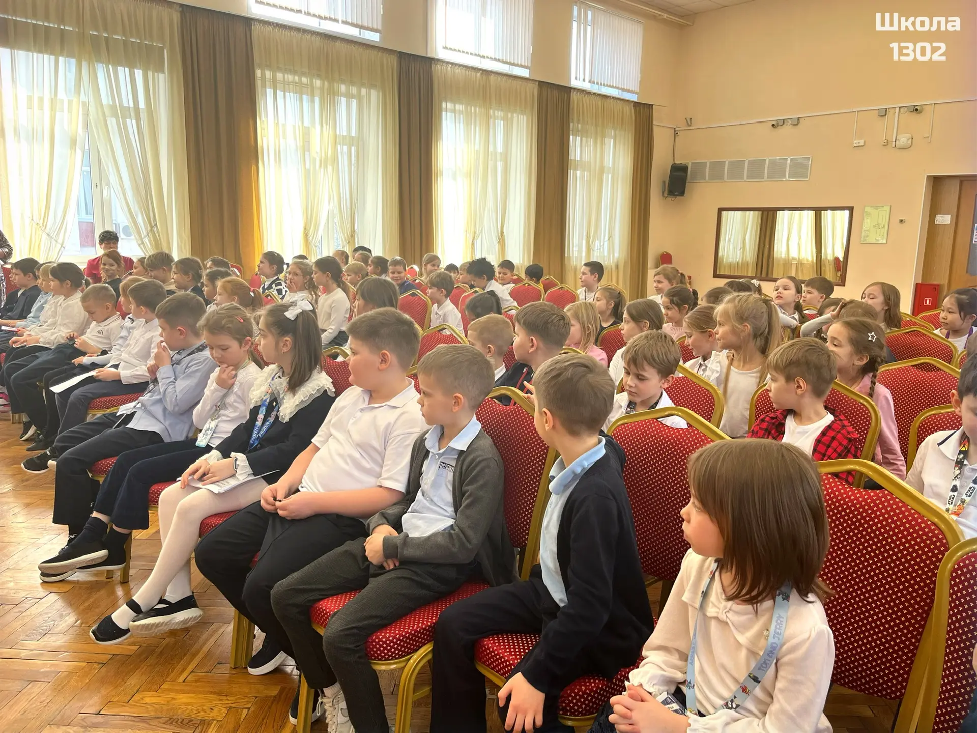 🔬 Первые шаги в большую науку  В начальной школе завершилась конференция проектных и исследовательск