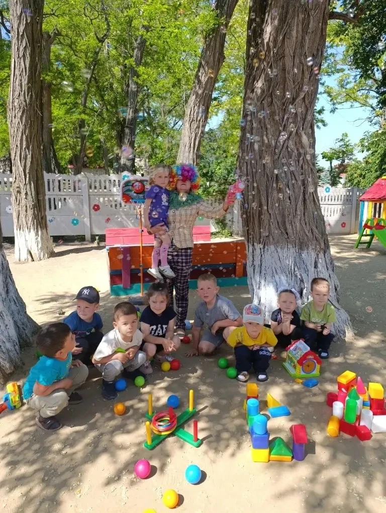🎉 Море радости, игр и мыльных пузырей: День защиты детей в «Светлячке» продолжается! ☀️🎈