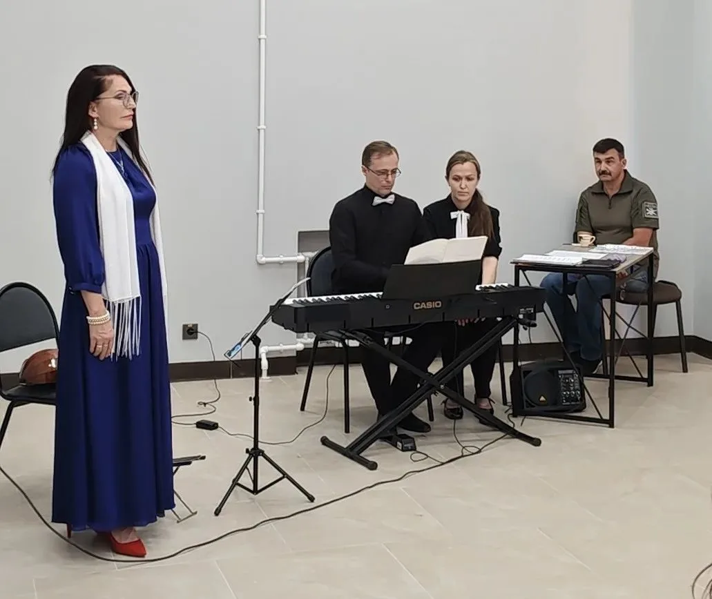 Сегодня, в День Государственного флага России, в краеведческом музее г. Мариуполя состо...