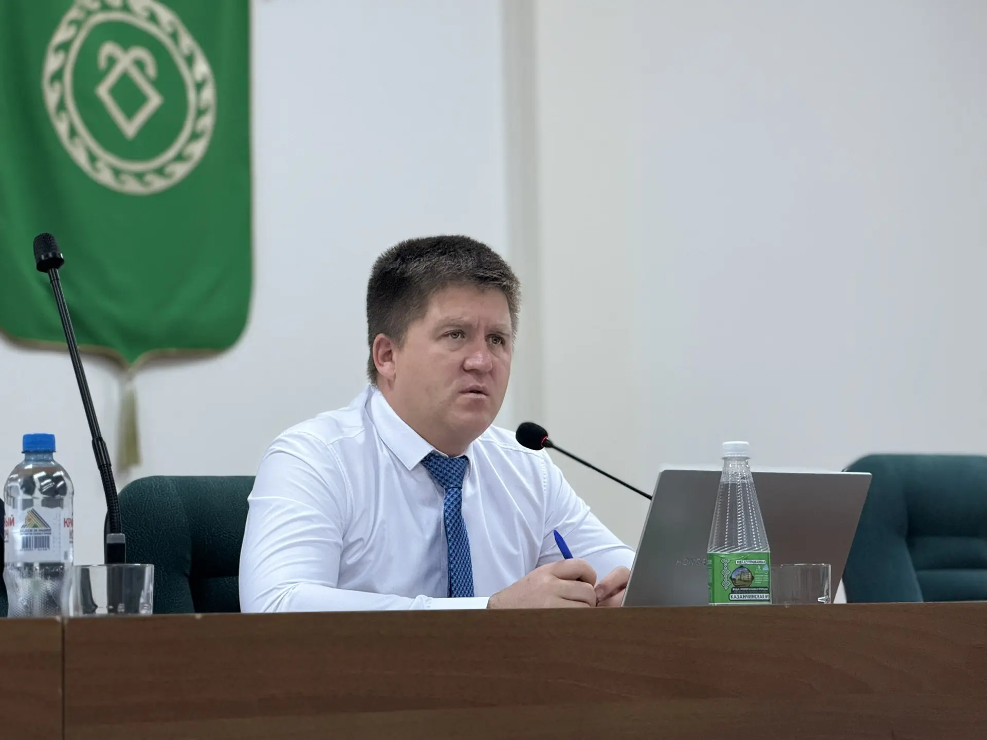 🌿 На традиционном оперативном совещании с руководителями служб и учреждений, главами с...