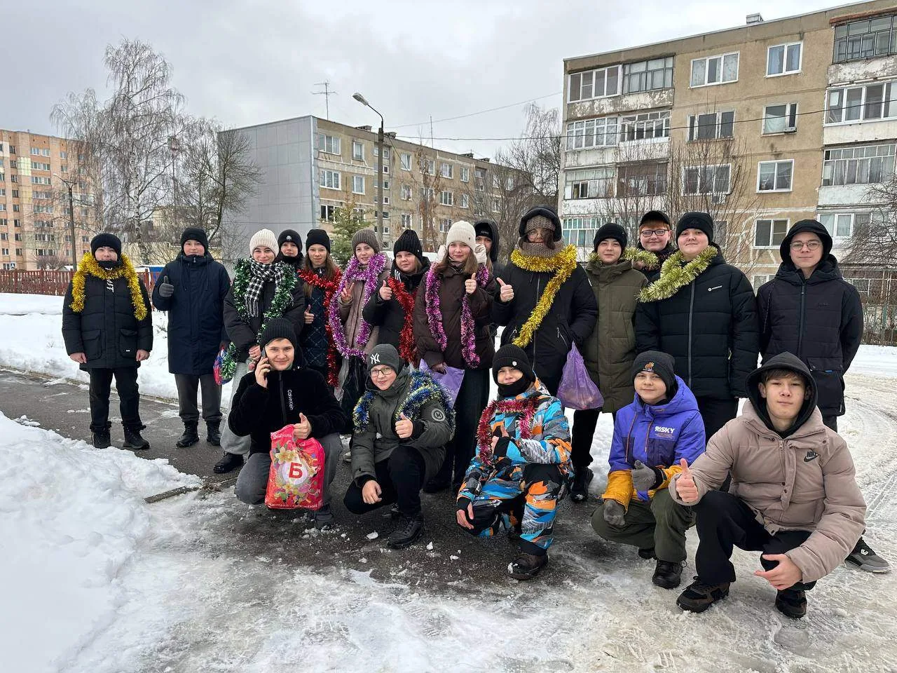🎄 Новогодние традиции, которые объединяют 🎄  ✅ Сегодня обучающиеся 7 «В» класса нашего лицея приняли