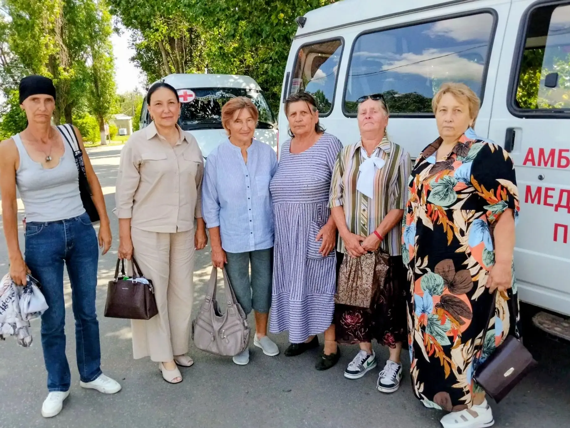 Сегодня женщины деревни Полянское прошли флюорографическое и маммографическое обследования в Татищев