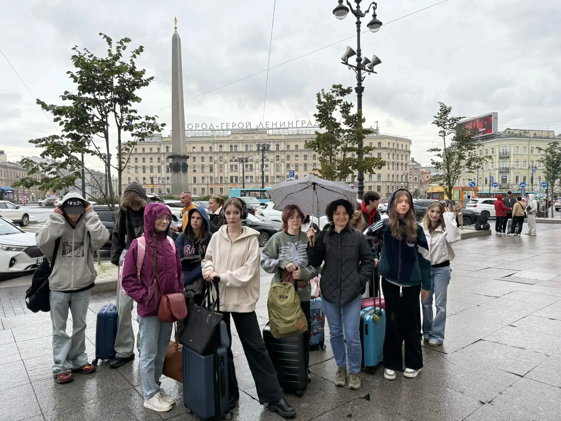 👋🌆 Привет из северной столицы передают наши девятиклассники!