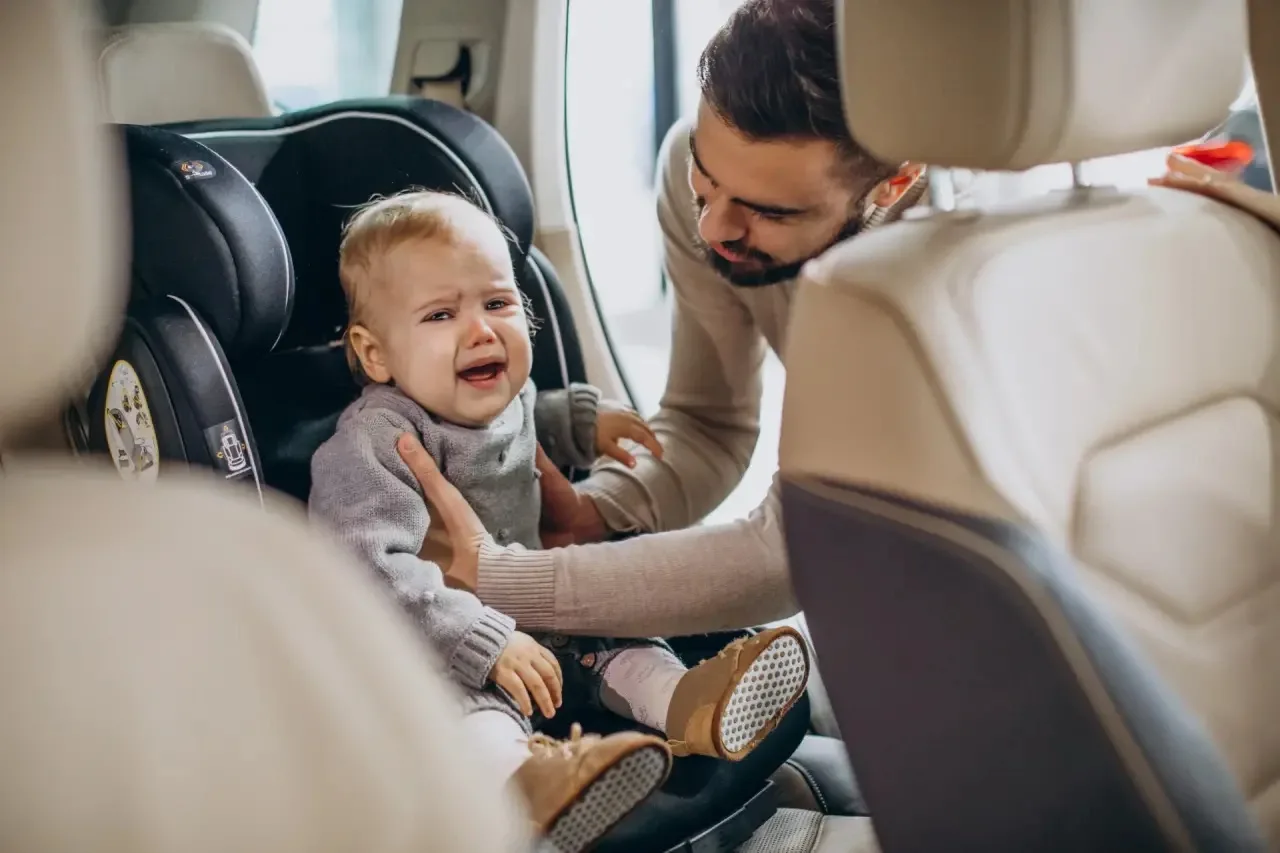 🚘☀️  Почему нельзя оставлять детей и животных в машине

С наступлением лета в службу 112 регулярно 