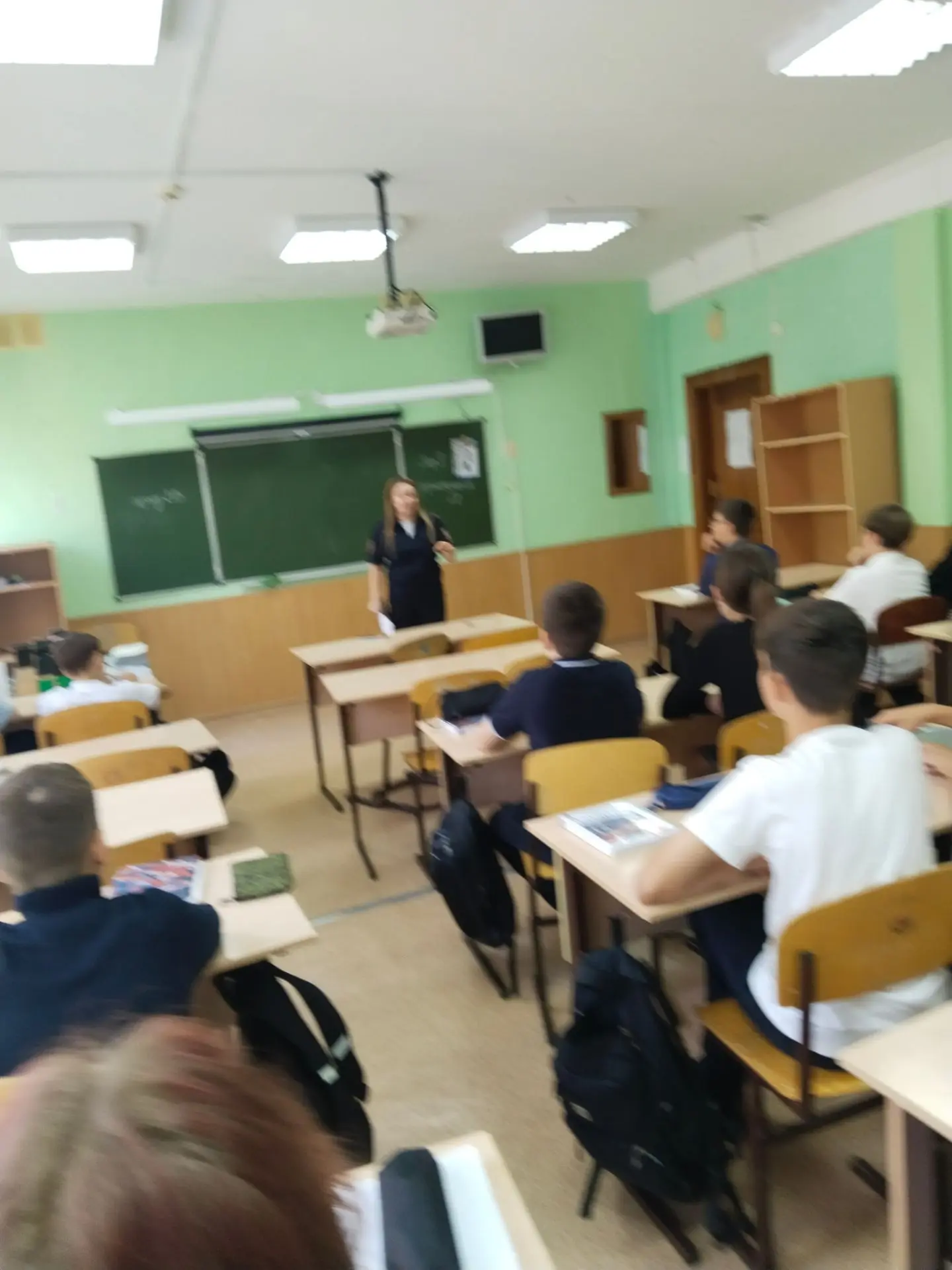 Инспектор полка ДПС ГИБДД 16.09.26 провела профилактическую беседу по правилам дорожног...