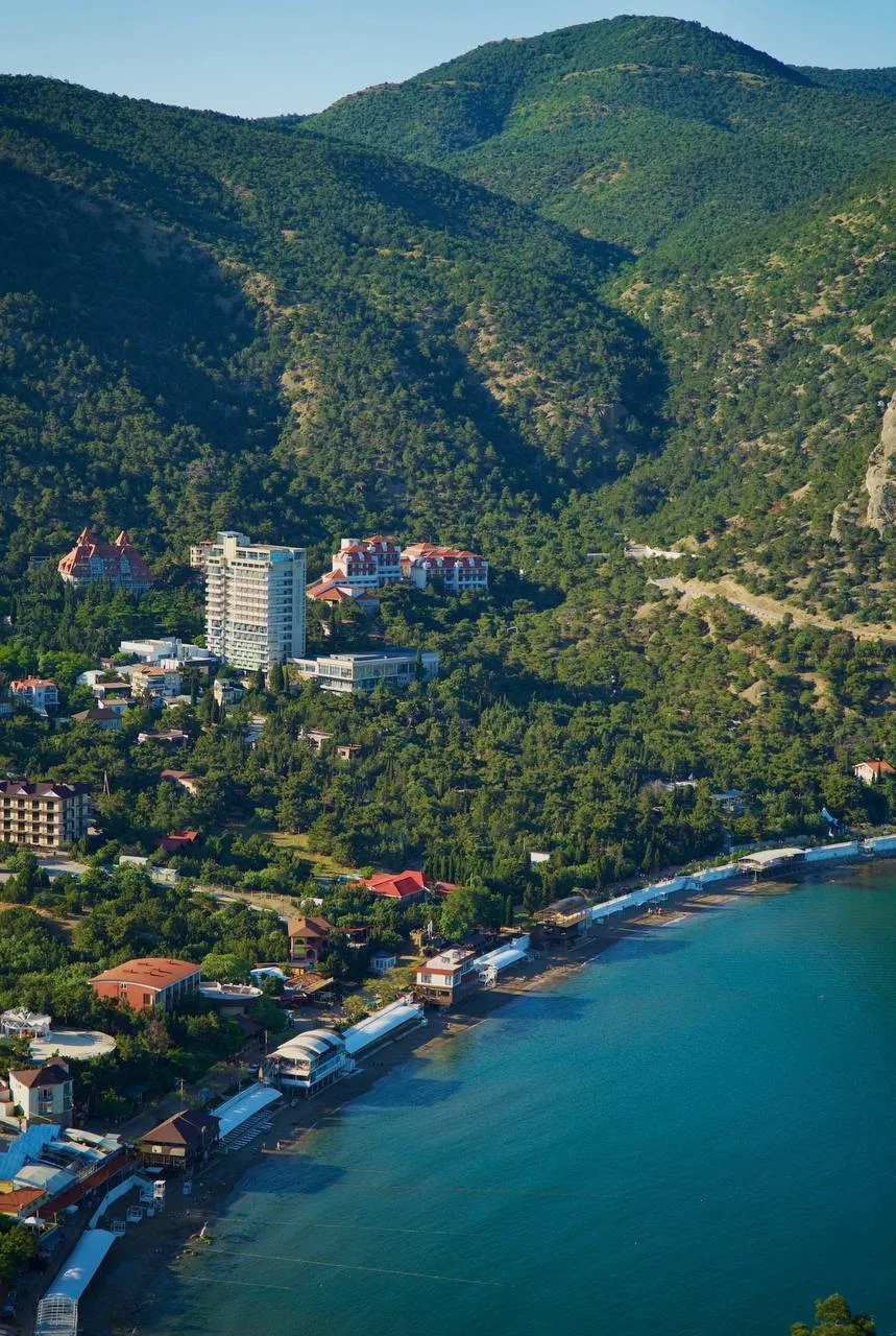 🏞Летний Новый Свет во всей красе.

📸 Александр Михайленко 

#Крым
📲Мы в Мах