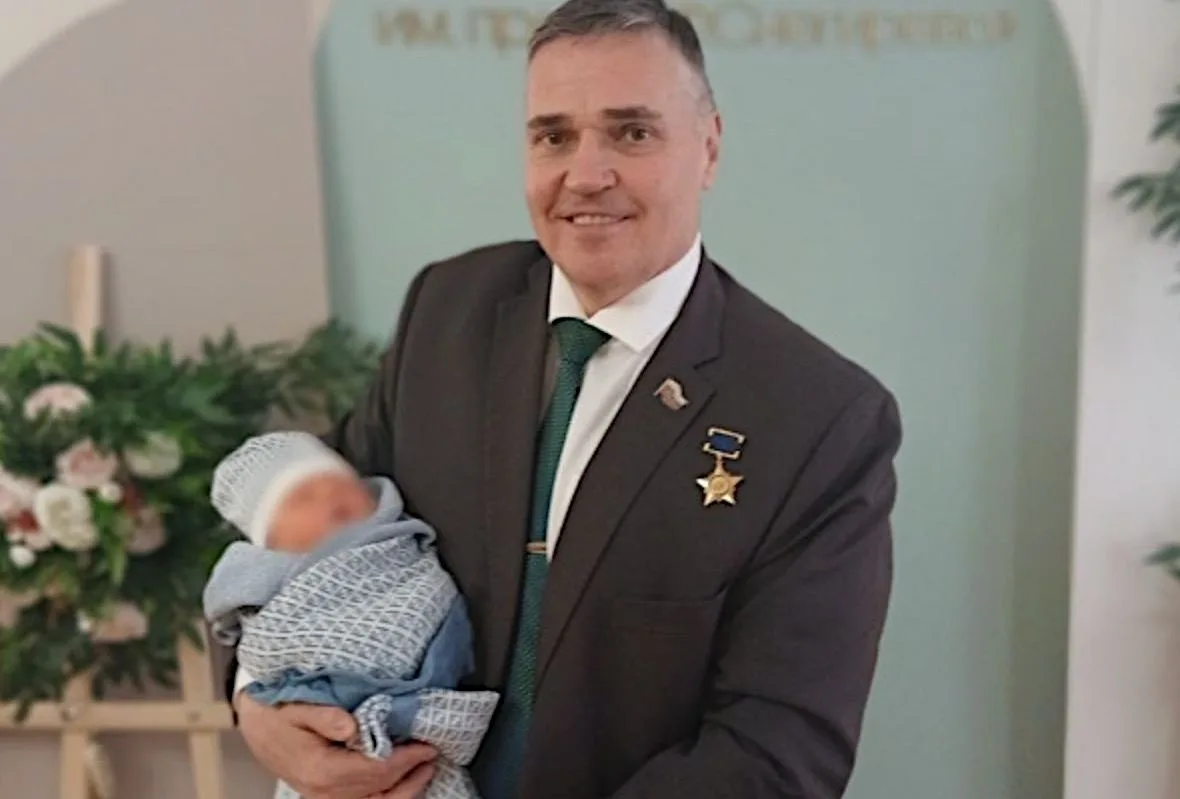 🙏🏻33-й ребёнок родился у главы города Колтуши в Ленинградской области 
 
59-летний Эдуард Чирко те